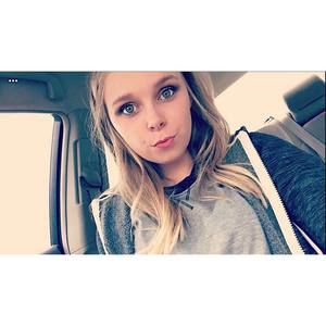 Meet your Posher, Alexis